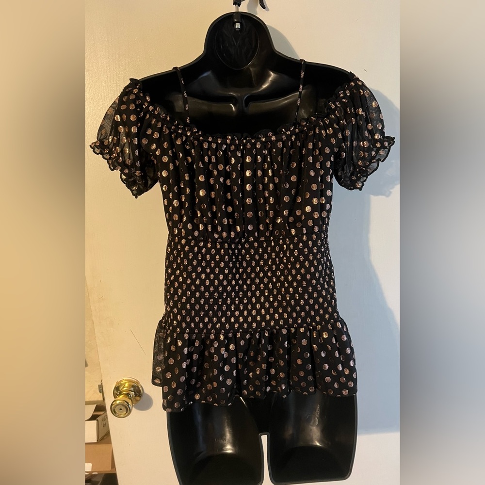 🌻 Venus black with gold polka dots off the shoulder blouse.